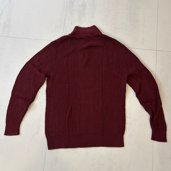 Early 2000’s Triple Pack Sweaters
Tommy Bahama, Pusser’s, Roundtree & York - Picture 5 of 14